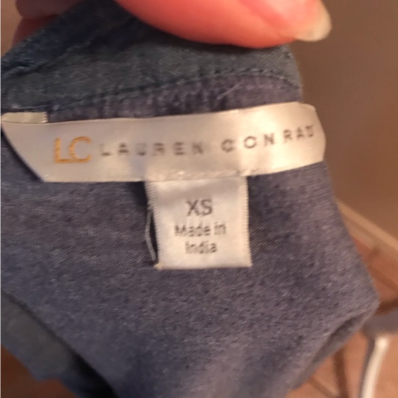 Light denim quarter sleeve top - Picture 6 of 7